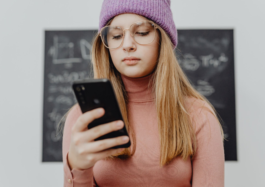 Pitali smo adokata: Kada uvreda u komentarima postaje krivično delo?