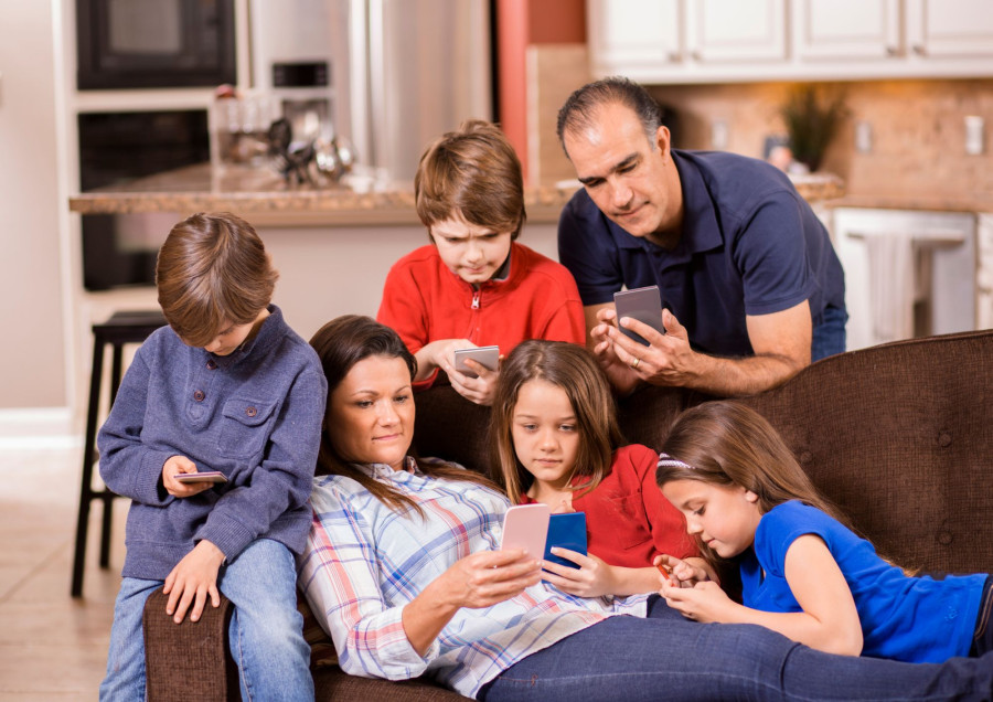 Porodične grupe na vajberu: “Ratno” polje svađa, pritisaka i manipulisanja