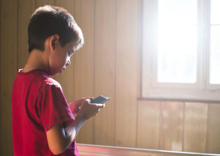 Skriveni svet privatnih grupa: Kako deca kriju digitalno nasilje od odraslih