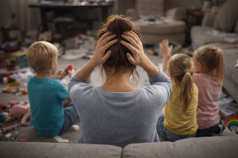 Najveći stres nije sa jednim ili dvoje dece: Ovo je prelomna tačka za roditelje