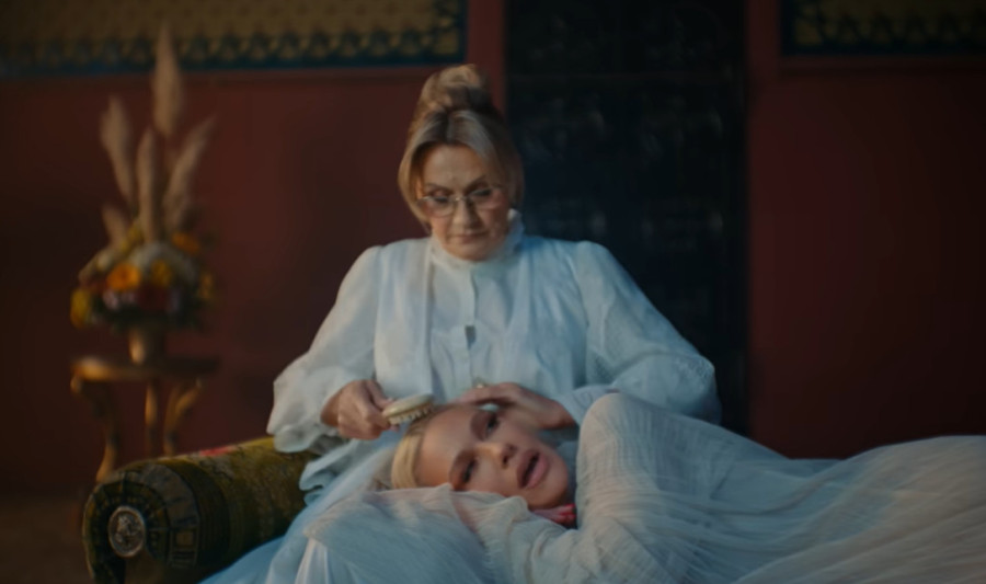 Nataša Bekvalac iskreno o odnosu sa majkom Mirom: „Da se pitala ona, danas bih verovatno pevala u crkvenom horu“