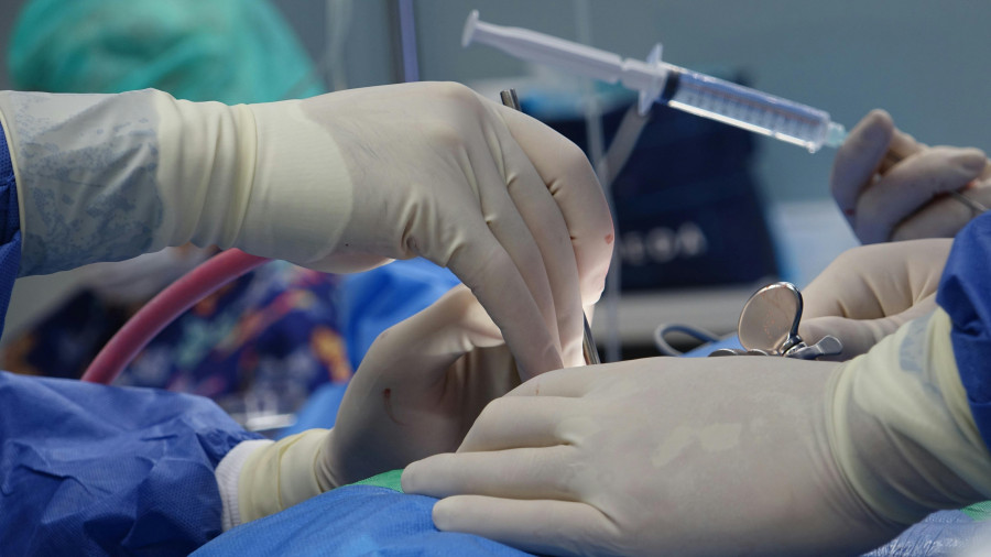 Epiduralna anestezija na porođaju: Sve što mama treba da zna pre odluke