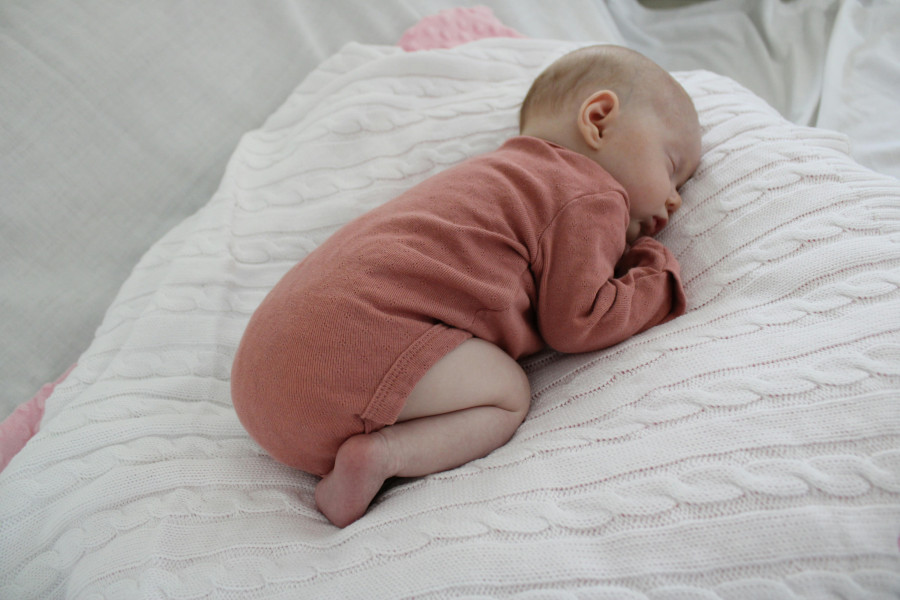 Da li bebe zaista sanjaju i šta se zapravo dešava dok spavaju?