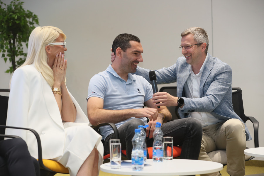 Beogradski maraton na konferenciji „Nijedna mama nije sama“: Majke dece sa invaliditetom vode najvažnije trke života