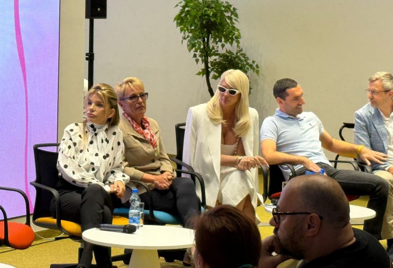 „Moja prijateljica je tako otkrila rak“ Karleušinu poruku danas svaka žena treba da čuje