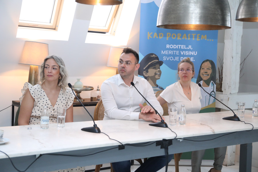 Kada im je ćerka krenula u vrtić, videli su razliku! Milisavljevići su saznali – ćerka im ima poremećaj rasta