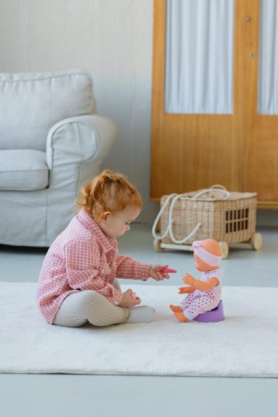 Kako prepoznati da je beba spremna za nošu: Znakovi koje svaki roditelj treba da zna