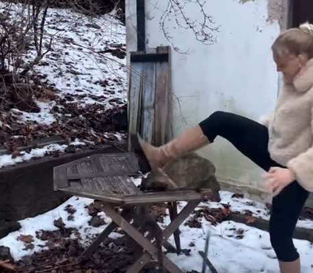 Žena slomila sto zbog jedne rečenice: Stručnjakinja objasnila zašto „samo se opusti“ boli žene na vantelesnoj oplodnji