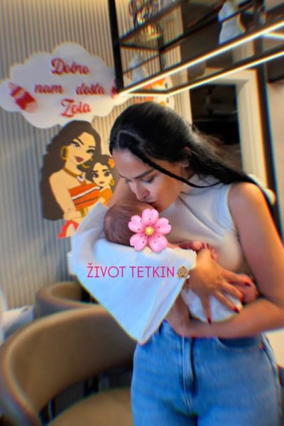 Instagram/indy_ara_indira