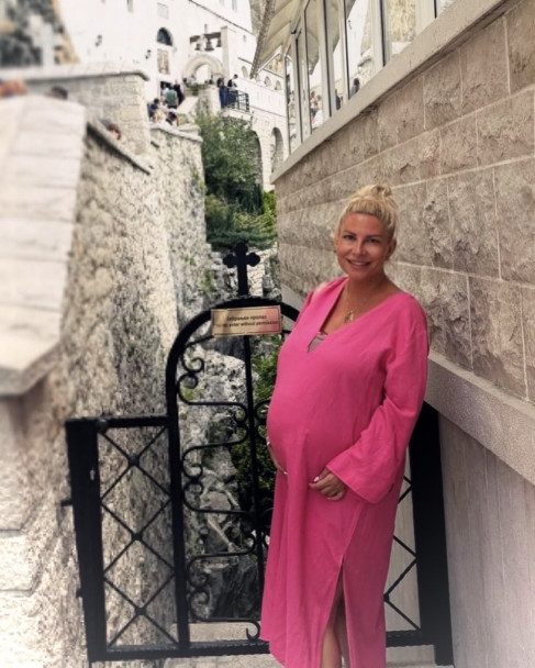 Voditeljka Dea Đurđević se porodila: Ćerki je dala prelepo ime, Iris