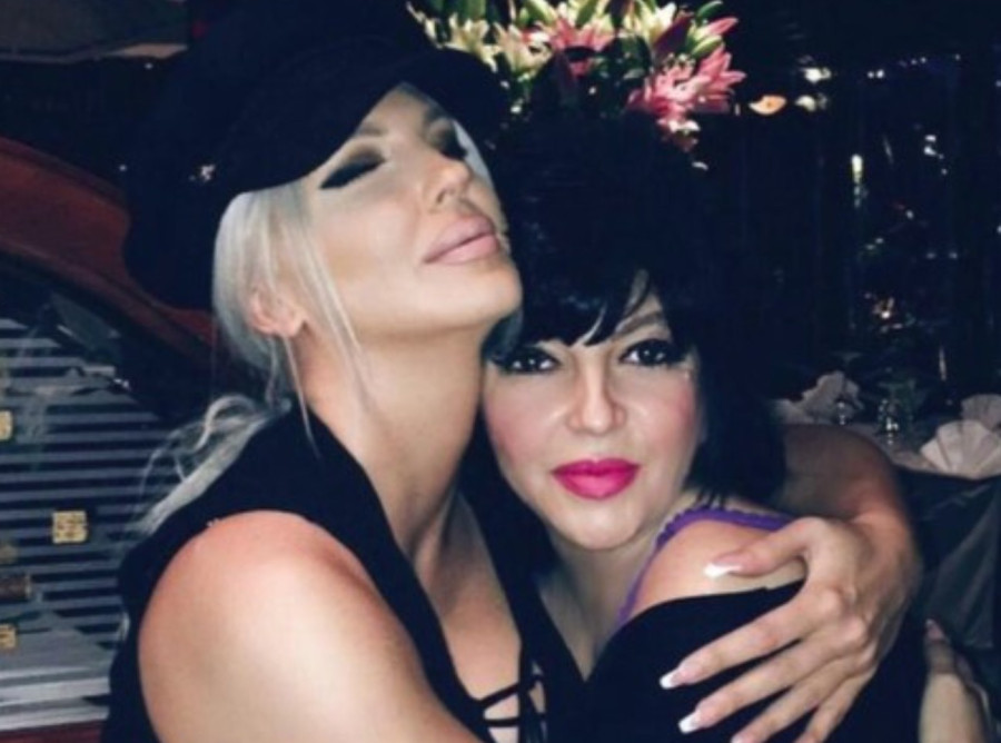 „Pola mog srca je umrlo sa Divnom“: Jelena Karleuša otvorila dušu o smrti majke