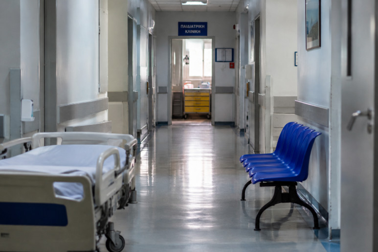 Srpkinja sa detetom završila u bolnici u Grčkoj, tešku noć neće zaboraviti: „Razmišljala sam kako će ležati u sopstvenim fekalijama“