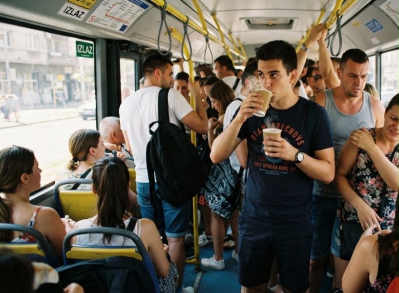 Bonton u autobusu: Kafa za poneti se ne pije u gradskom prevozu