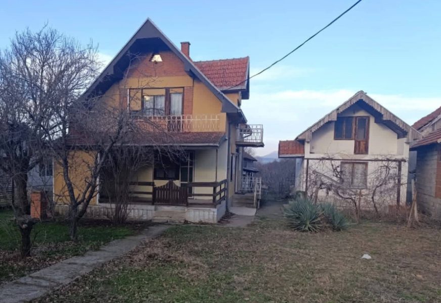 Kuća za 35.000 evra, a uz pomoć države majke može da izađe i manje: Škola i vrtić na 10 minuta, plac čak 24 ara
