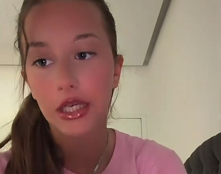 Roditelji su tinejdžerki uzeli telefon na godinu i po dana! Danas im je i sama zahvalna zbog toga