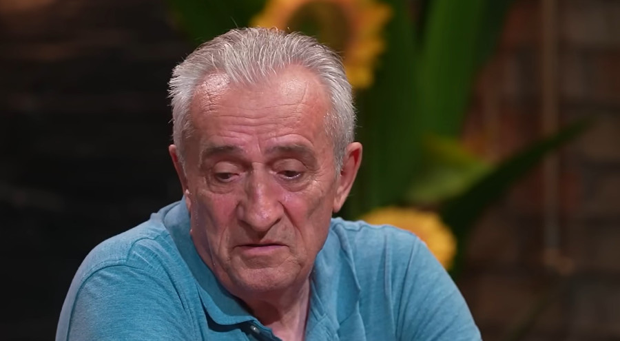 „Majka me je ostavila kao četvorogodišnjeg dečaka zbog mlade maćehe koju je otac doveo u kuću“: Srpski pevač emotivno o teškom odrastanju