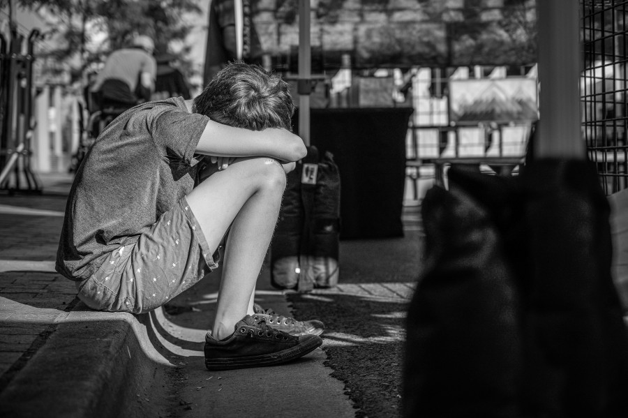Umesto majke alkoholičarke, odgajao ga je pas: Viktor je hodao četvoronoške i spavao na podu, a evo kako danas živi