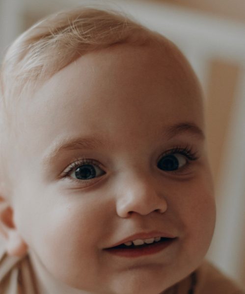Zašto se deci menja boja kose dok odrastaju? Genetika krije odgovor