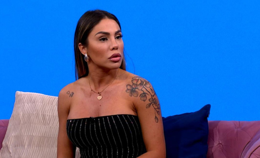 „Šišao me je na ćelavo i krvnički tukao kablom od televizora“: Potresna ispovest Sandre Afrike o ocu nasilniku i teškom odrastanju
