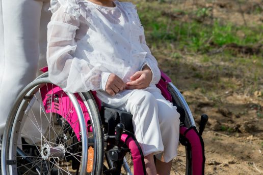 Moja ćerka je sa 9 godina ostala nepokretna: Žena sa pijace mi je savetovala da postavim kameru u njenu sobu – ono što sam otkrila me je zaprepastilo