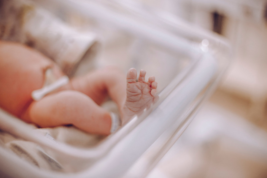 Lekari su joj se borili za život: Beba popila ovaj „zdrav“ napitak, pa završila na dijalizi